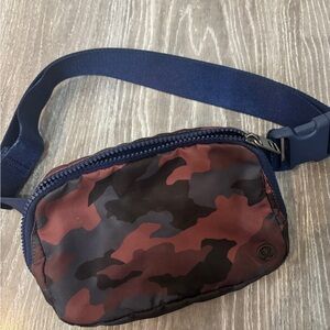 Lululemon Everywhere Belt Bag 1L Camo Heritage 365